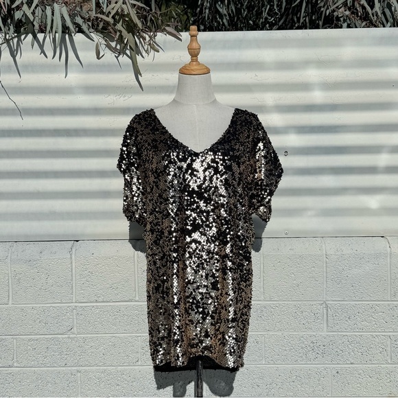 Free People Dresses & Skirts - Free People Pop Goes The Party Sequin Mini Tunic Dress • XS • Black Gold